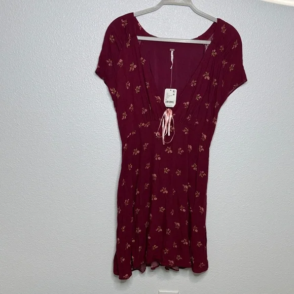 NWT Free People Everyone’s Favorite Minidress Red Floral M - Picture 5 of 9